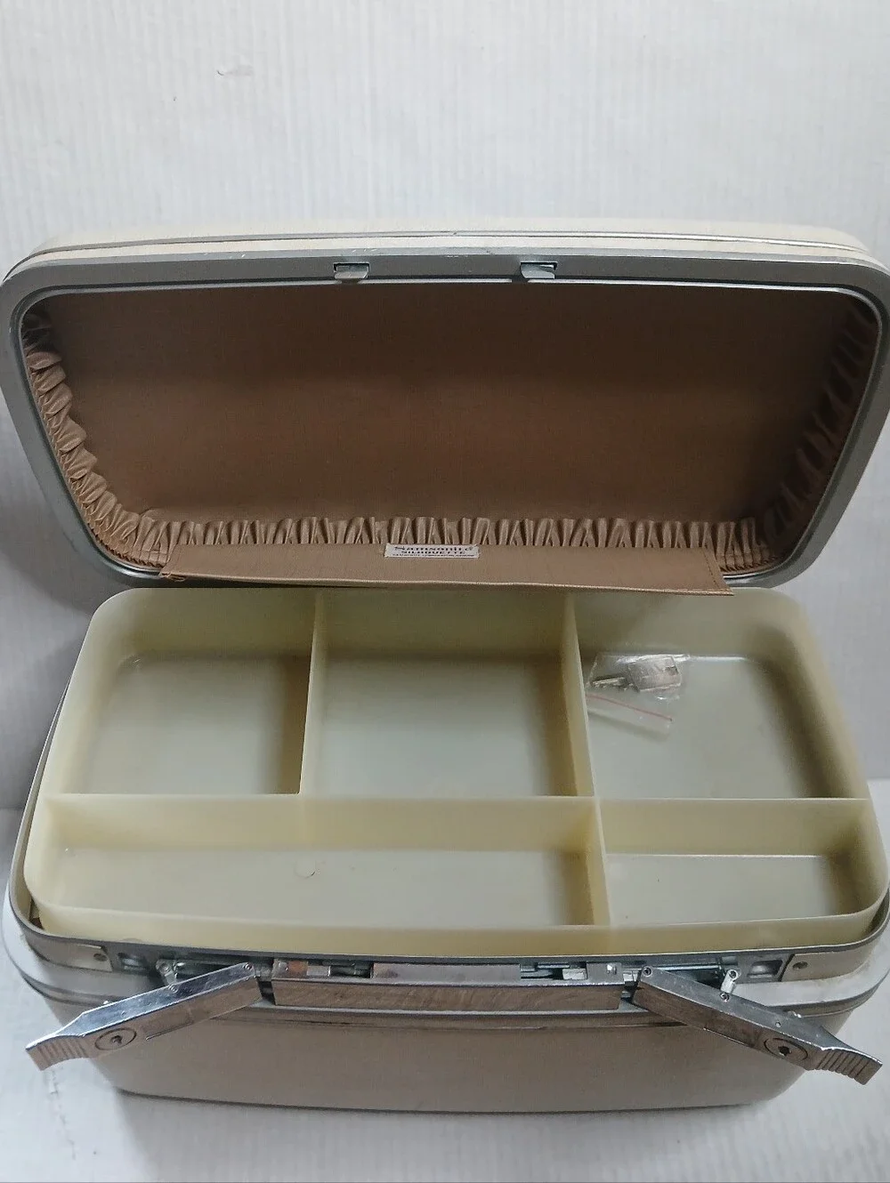 Vintage MCM Samsonite Silhouette Cosmetic Travel Case with Removable Tray USA